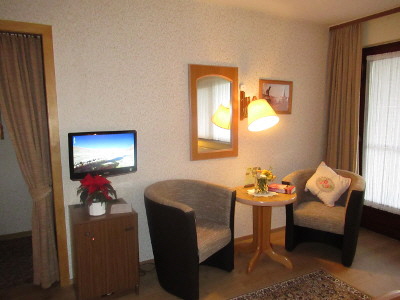 Komfort-Doppelzimmer mit Sitzecke