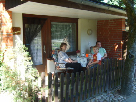 �berdachte Gartenterrasse